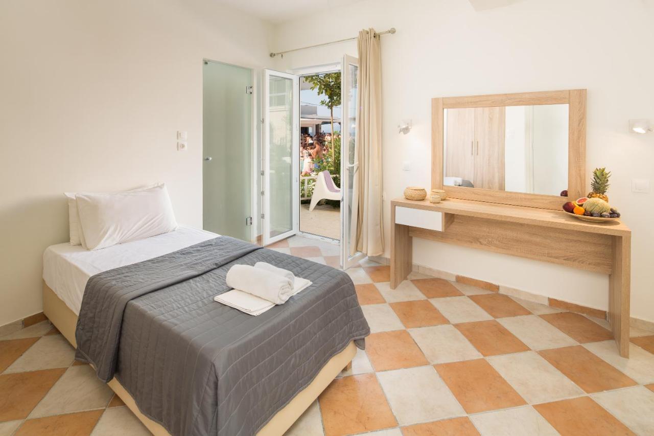 Paralia Studios Kavos Exterior photo